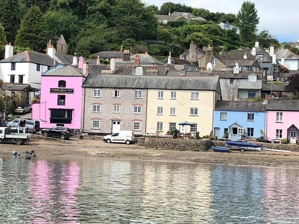 Vipers Quay * Dartmouth