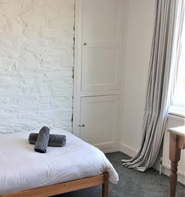 Peaceful, Location. Sleeps 6