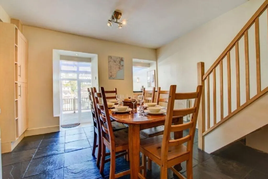 Holiday home Peaceful, Location. Sleeps 6 Dartmouth