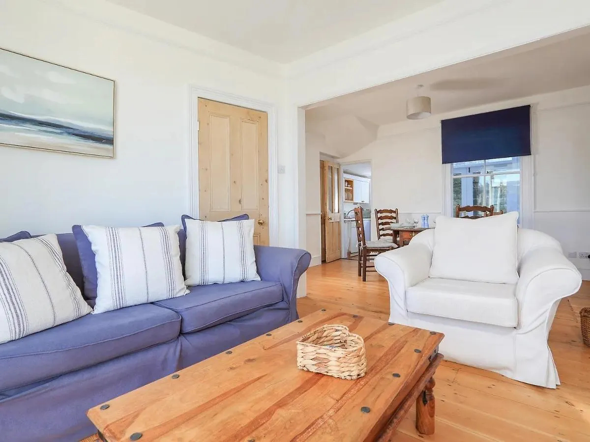 Holiday home - River And Sea Views With Parking Permit Dartmouth