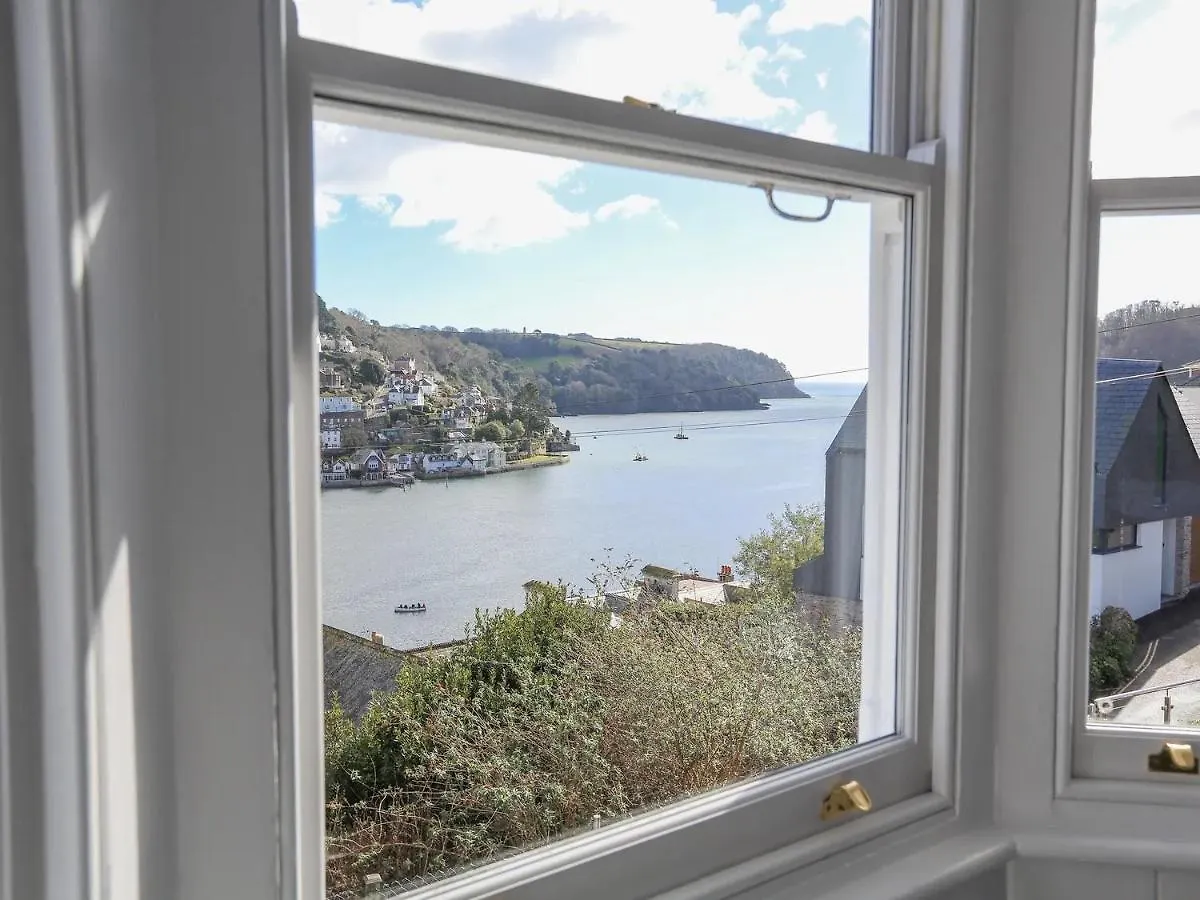 Holiday home - River And Sea Views With Parking Permit Dartmouth