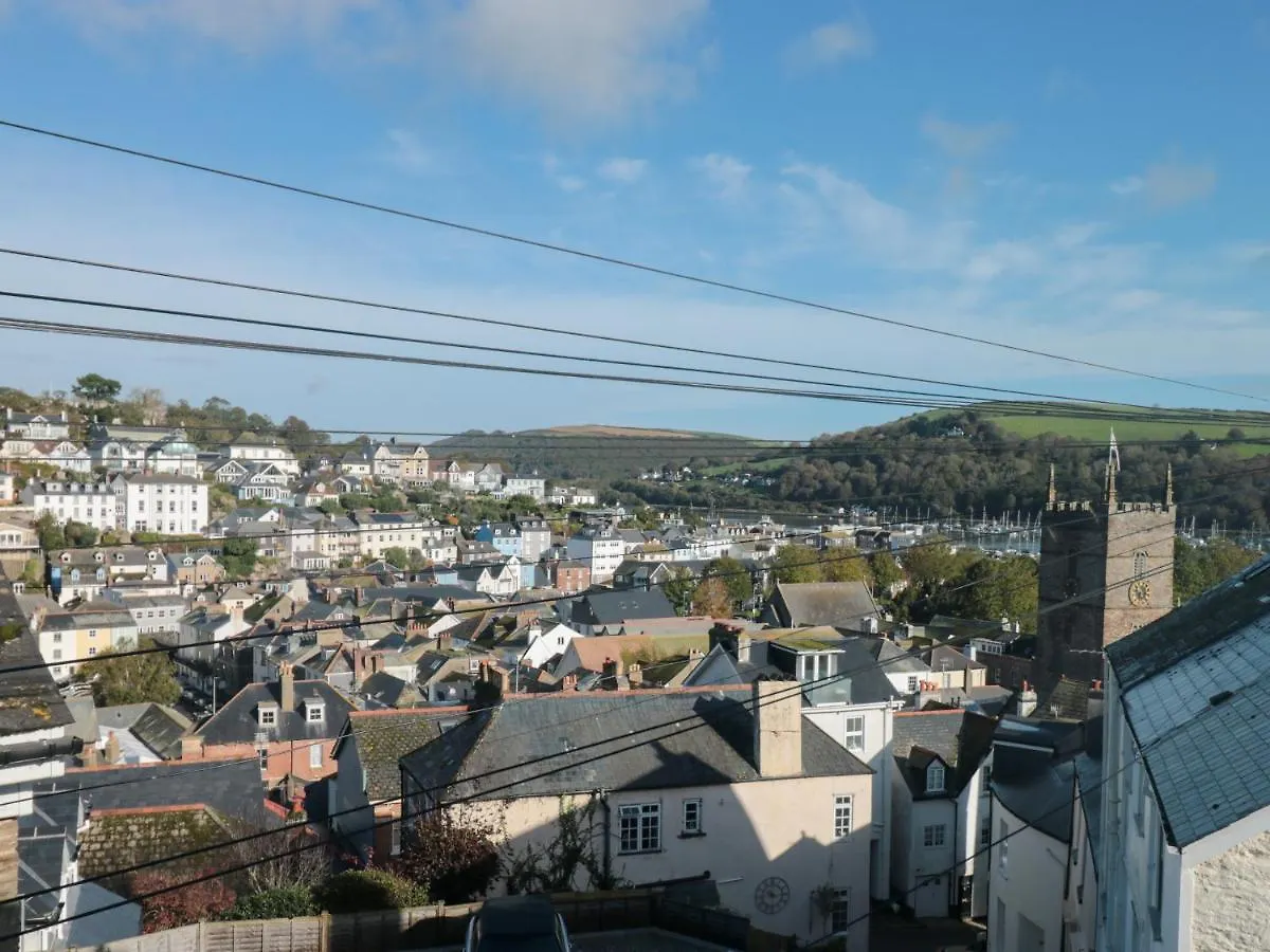 8 Above Town * Dartmouth