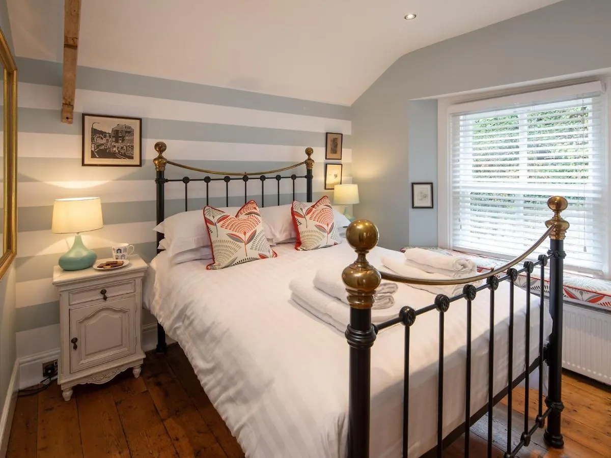 3 Bed In 74972 Holiday home Dartmouth