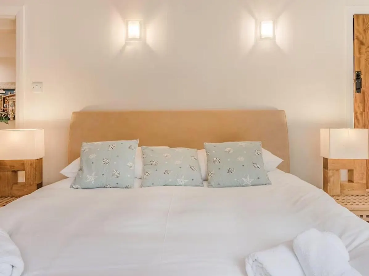 Clotted Cream Cottage: Countryside Calm: Close To Beach: Dartmouth: Devon *
