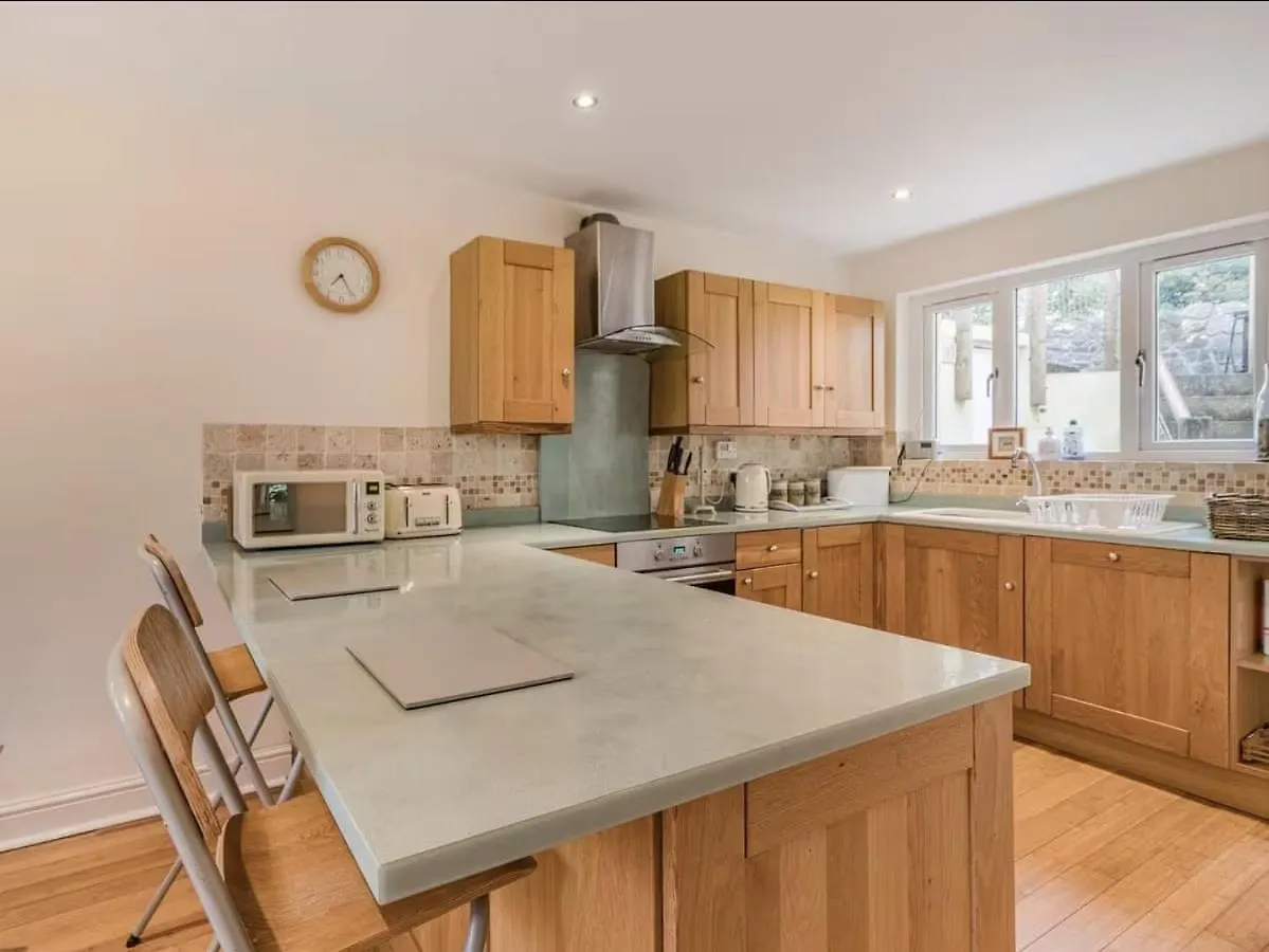 Clotted Cream Cottage: Countryside Calm: Close To Beach: Dartmouth: Devon *