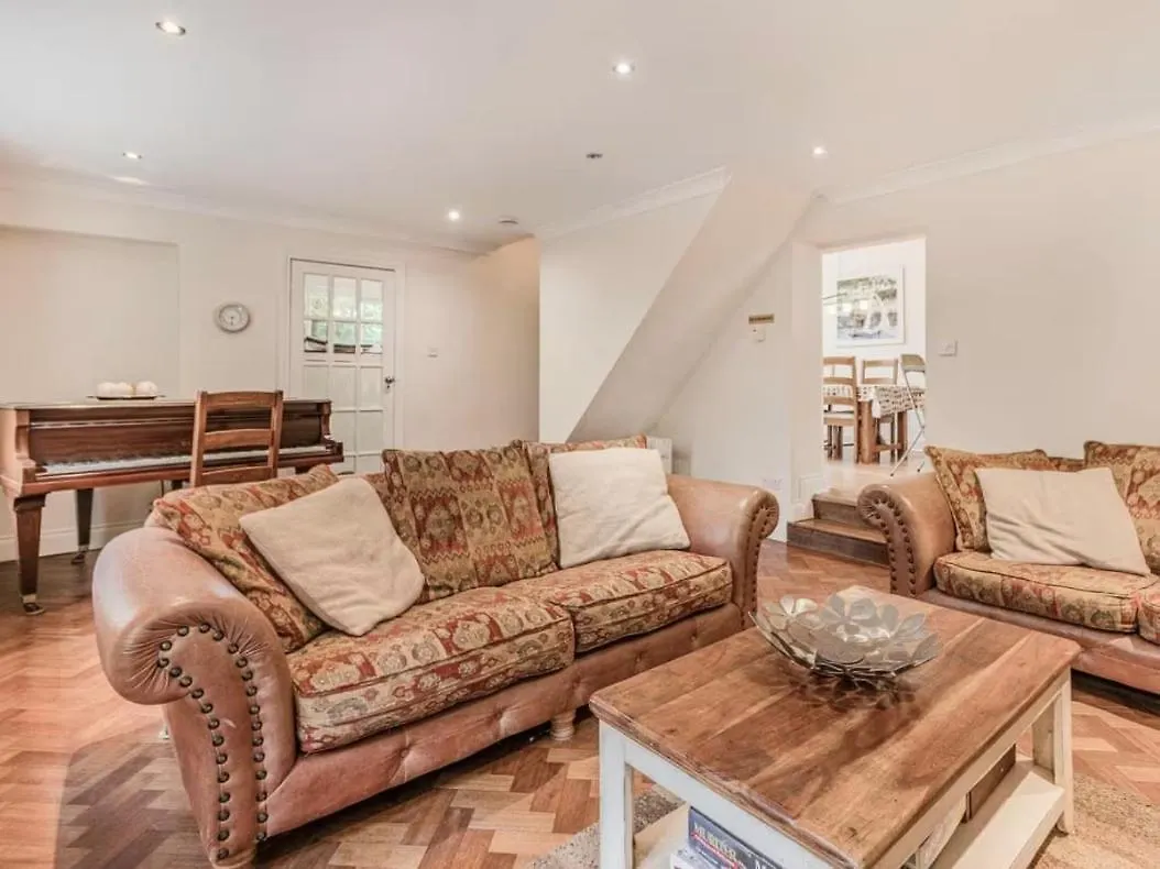 Holiday home Clotted Cream Cottage: Countryside Calm: Close To Beach: Dartmouth: Devon Dartmouth
