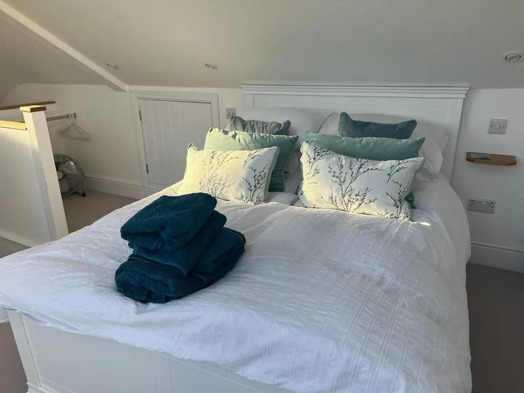 Kittiwake - Outstanding River Views Holiday home *