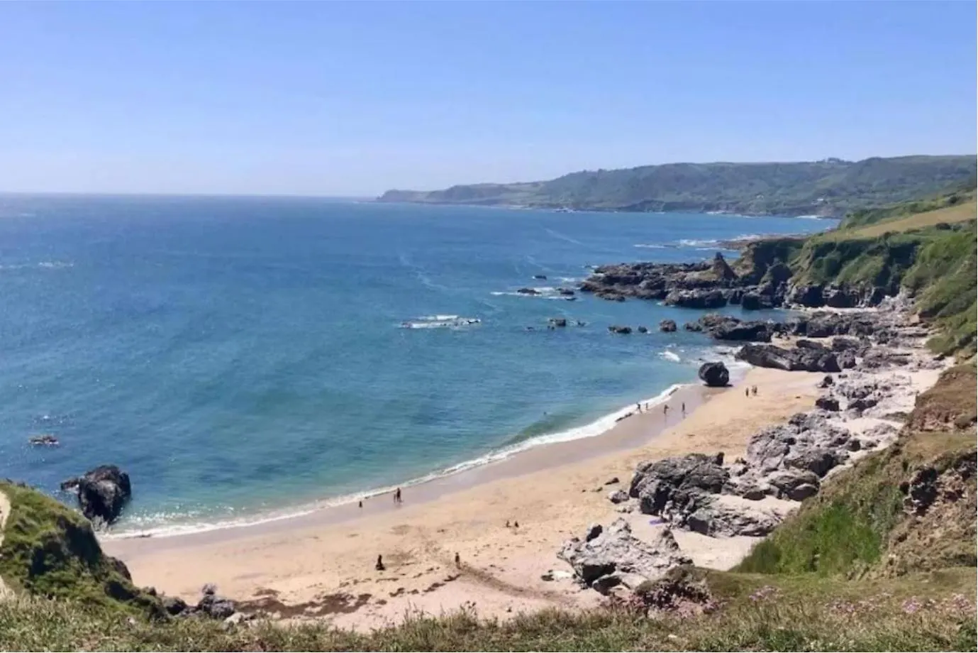 Apartment Town Centre 2 Bedroom Stylish Is Perfect For Families And Couples With A Happy & Homely Feel Being Only 30 Meters From The Sea But Set Back & Quiet With Everything On The Doorstep A Fab Place To Explore Pets Welcome For