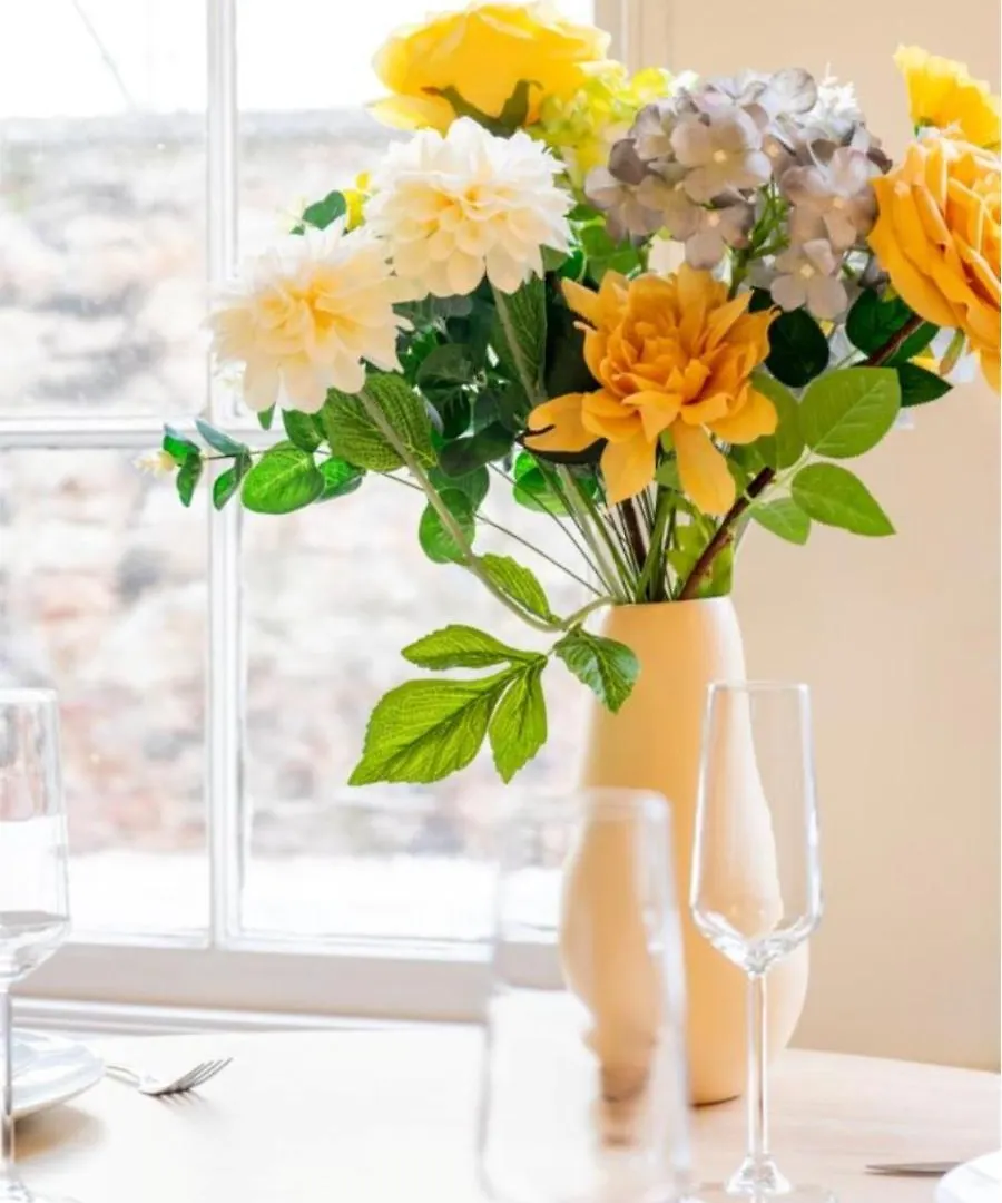 Apartment Town Centre 2 Bedroom Stylish Is Perfect For Families And Couples With A Happy & Homely Feel Being Only 30 Meters From The Sea But Set Back & Quiet With Everything On The Doorstep A Fab Place To Explore Pets Welcome For Dartmouth