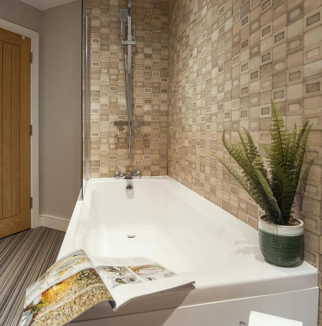 1 Castle Mews *