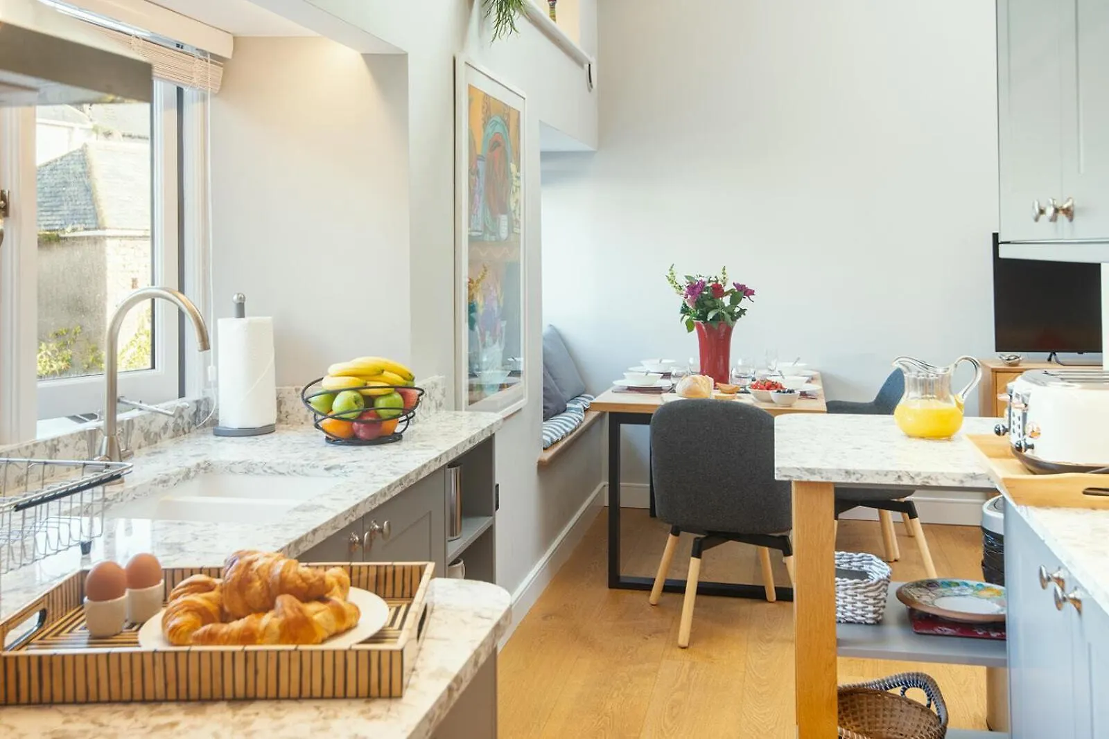 1 Castle Mews * Dartmouth
