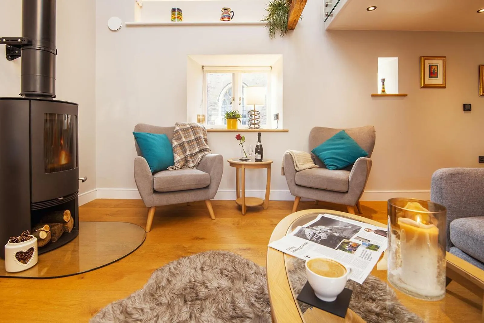 1 Castle Mews * Dartmouth