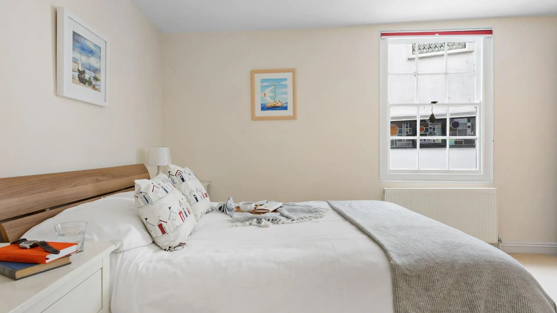3 Bell Court - Large Close To Historic Market And Quay Holiday home *