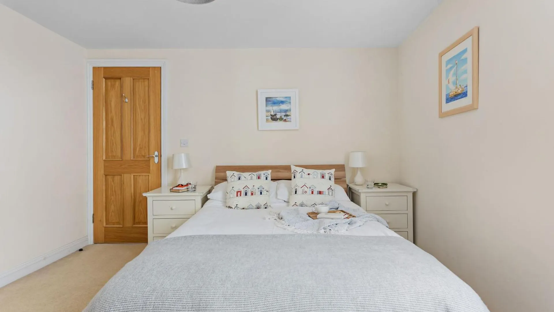 3 Bell Court - Large Close To Historic Market And Quay