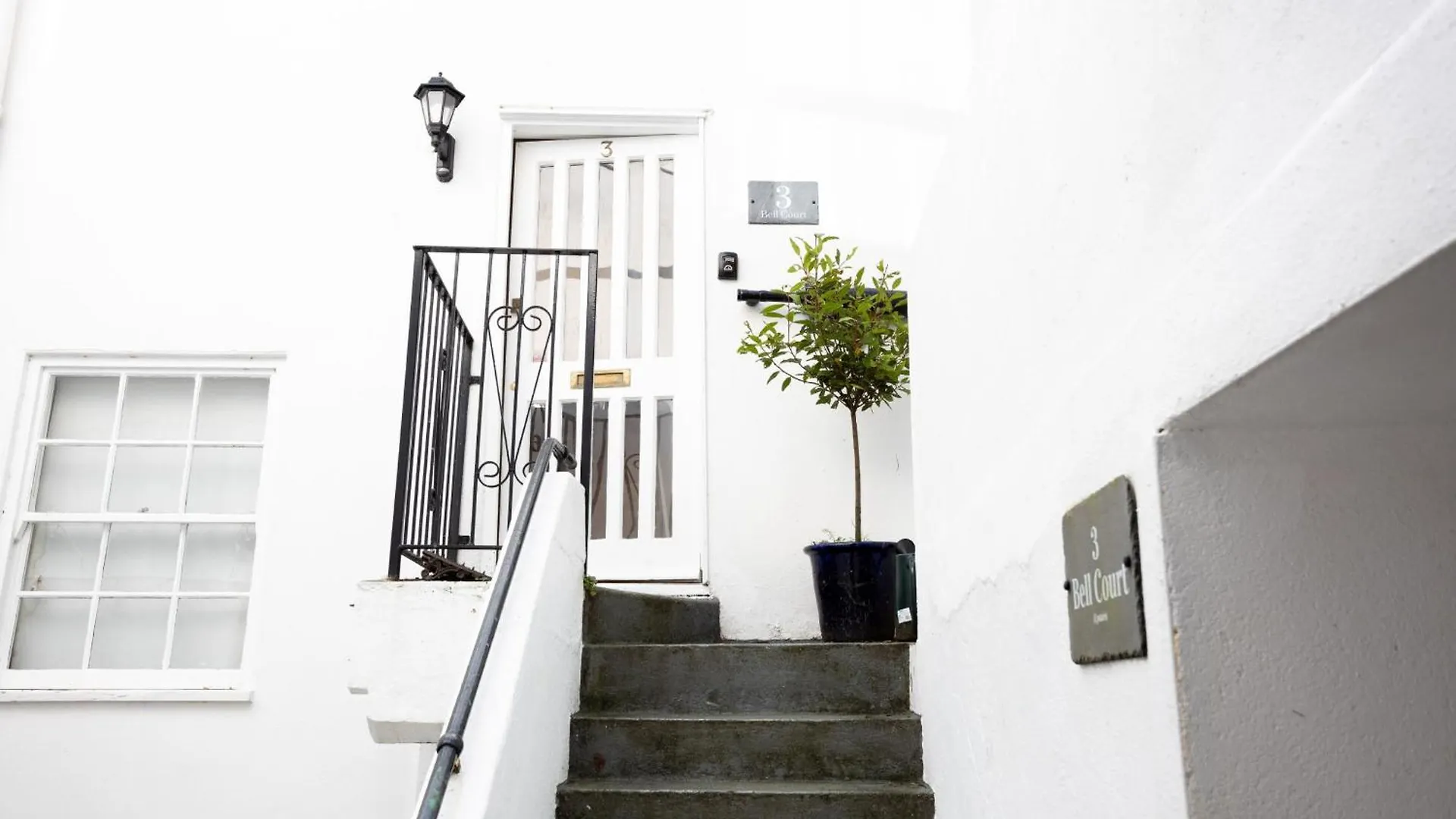 3 Bell Court - Large Close To Historic Market And Quay Holiday home *