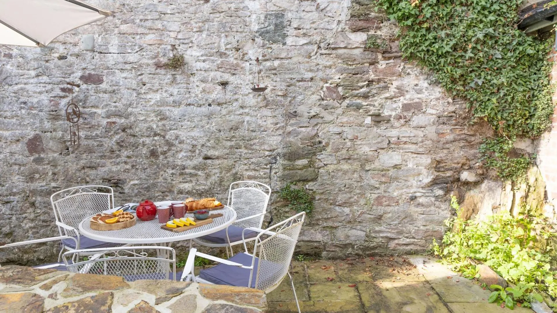 3 Bell Court - Large Close To Historic Market And Quay * Dartmouth