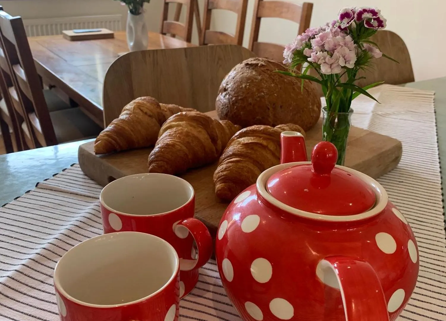 Clotted Cream Cottage: Countryside Calm: Close To Beach: Dartmouth: Devon Holiday home *