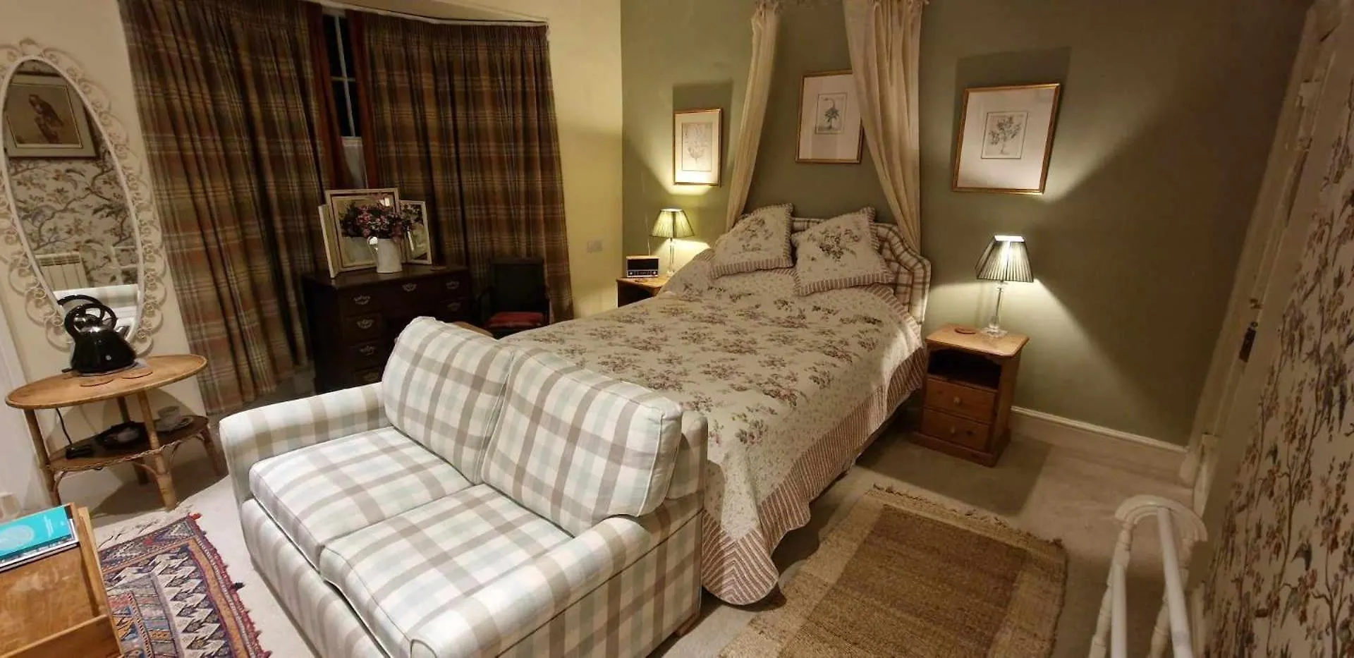 Anzac Street B+bistro 4*
