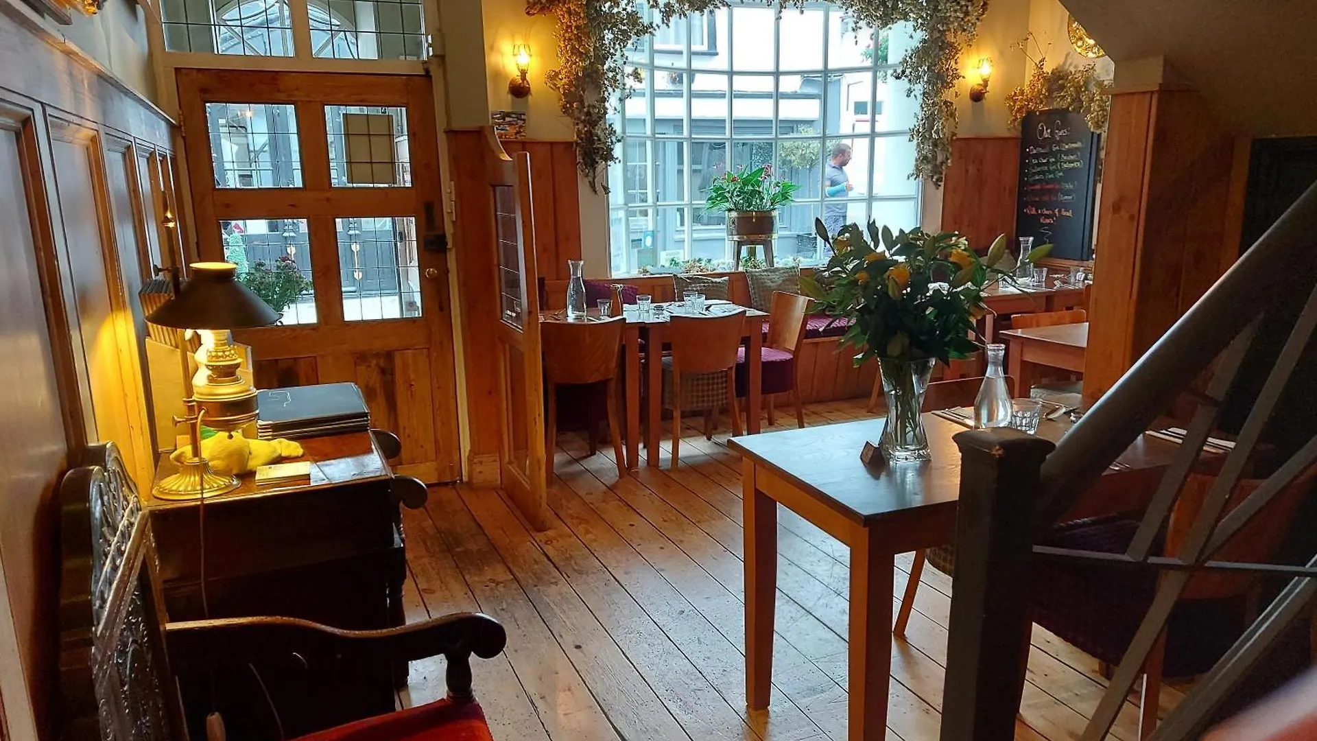 Anzac Street B+bistro Couette-café