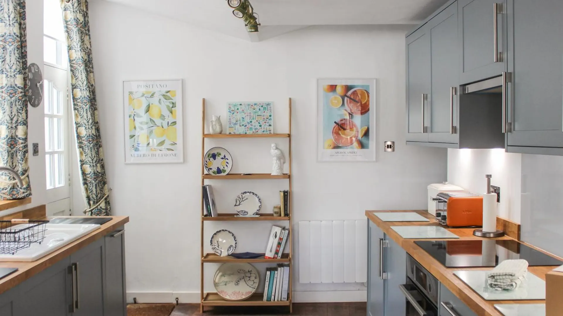 34a Clarence Street *