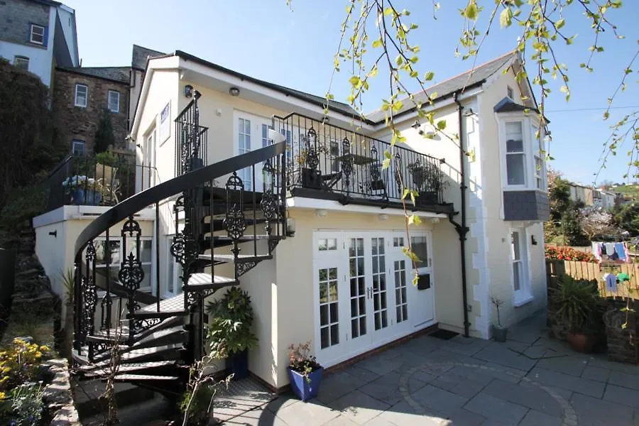 Just B -town Centre, 2 X Double Bedroom With Smart Tv, Full Kitchen & Great 1400 Power Shower! St Elmo