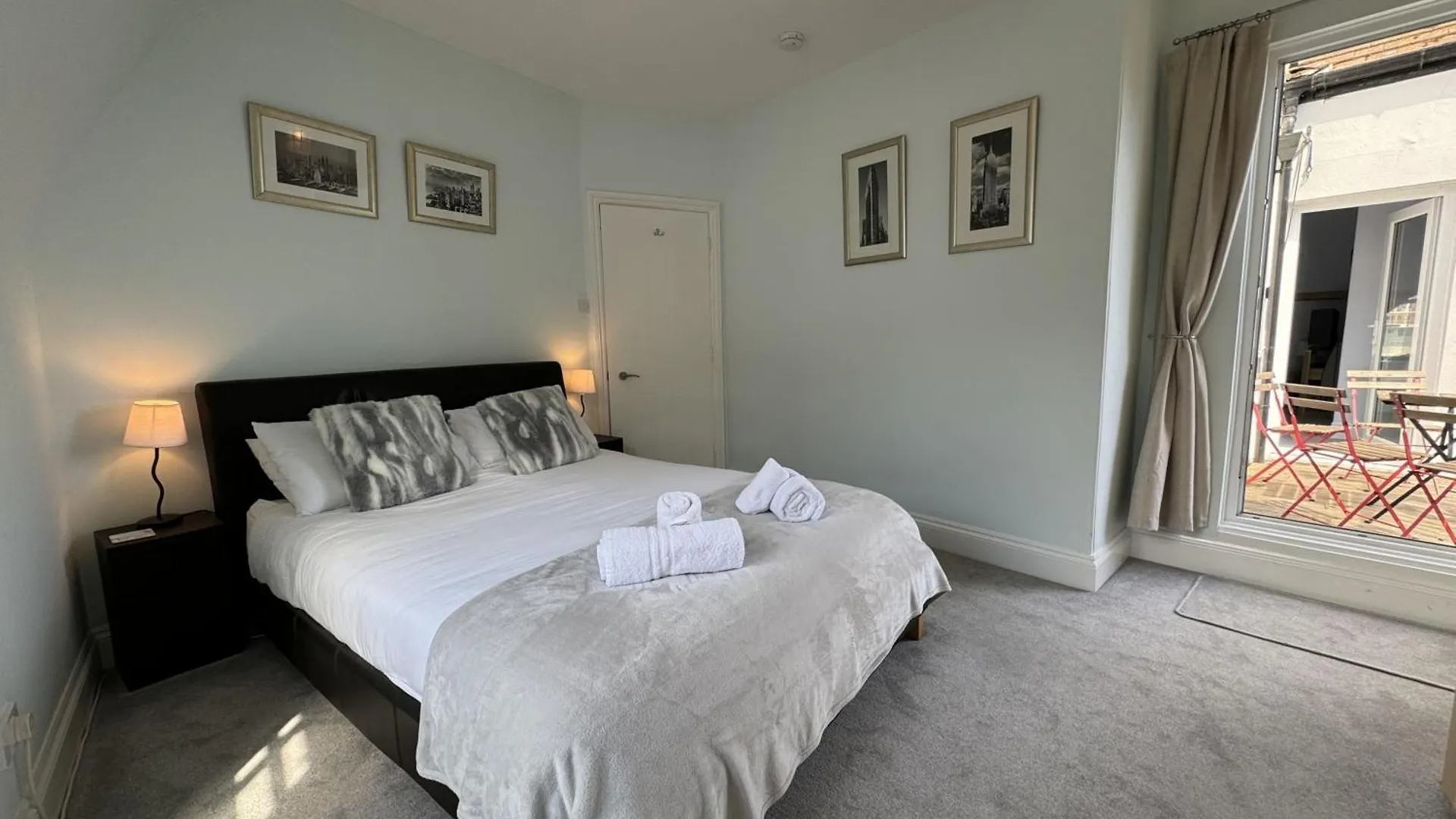 Holiday home Seascape - Waterfront Apartment, Glorious Views And Parking