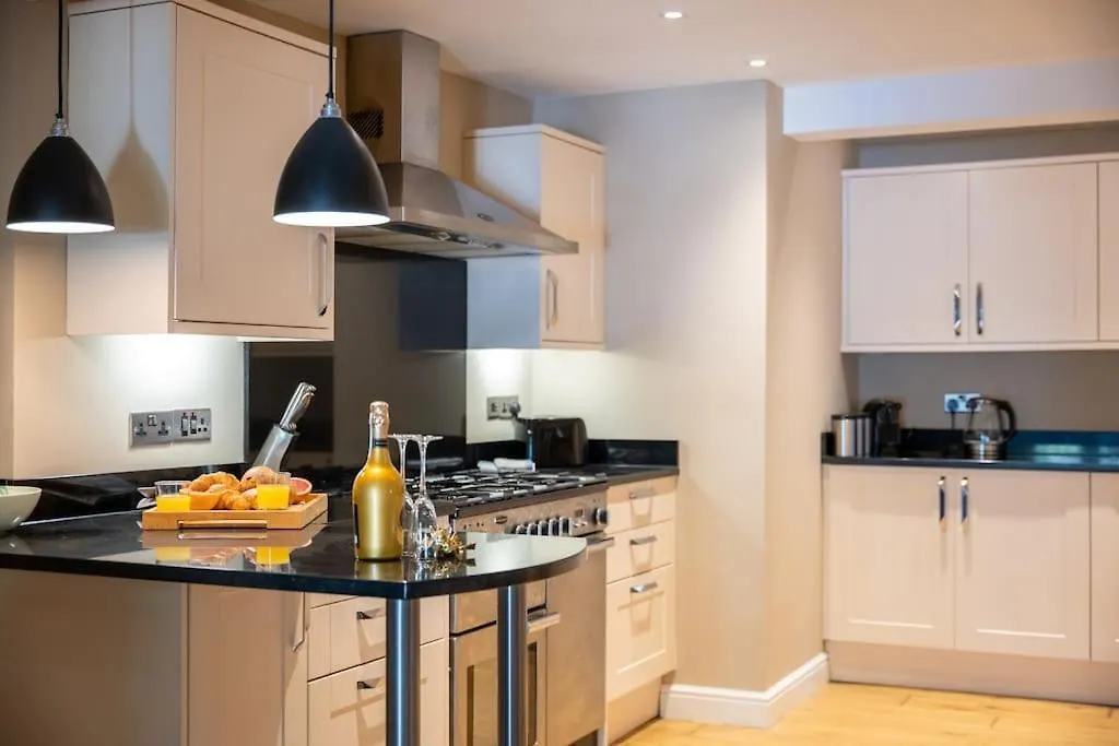 Casa vacanze Townhouse With Garden, Parking & River Dart Views *
