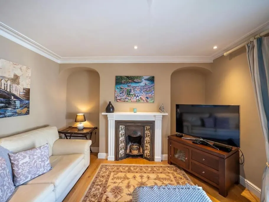 Townhouse With Garden, Parking & River Dart Views Casa vacanze *