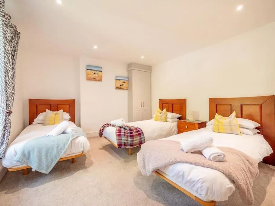 Casa vacanze Townhouse With Garden, Parking & River Dart Views