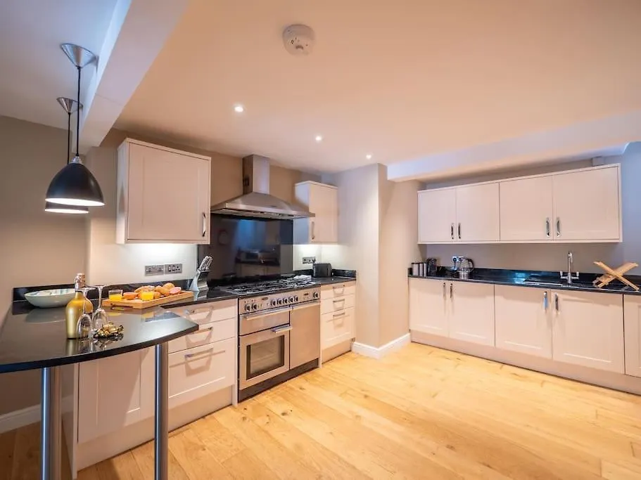 Casa vacanze Townhouse With Garden, Parking & River Dart Views Dartmouth