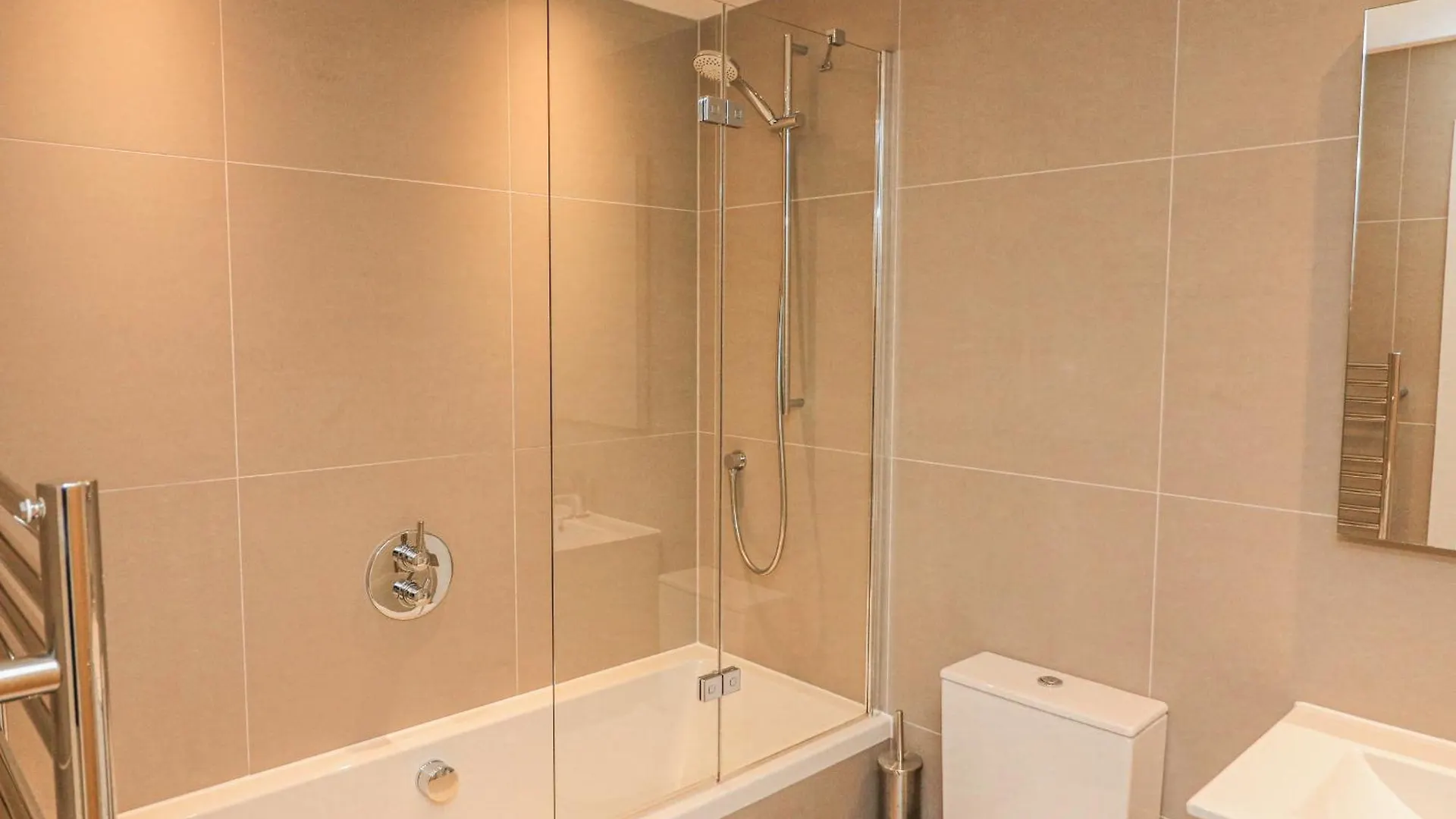 4 The Manor House Hillfield Village *