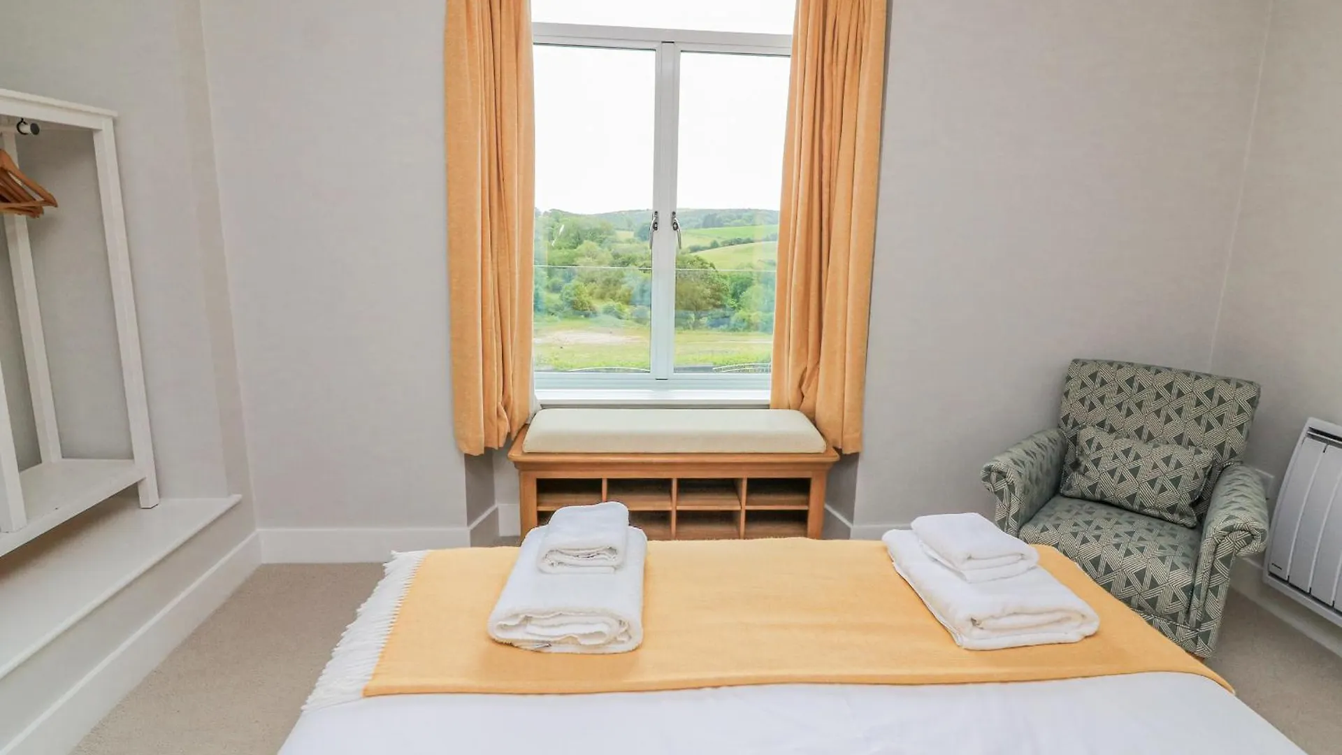 4 The Manor House Hillfield Village Apartment