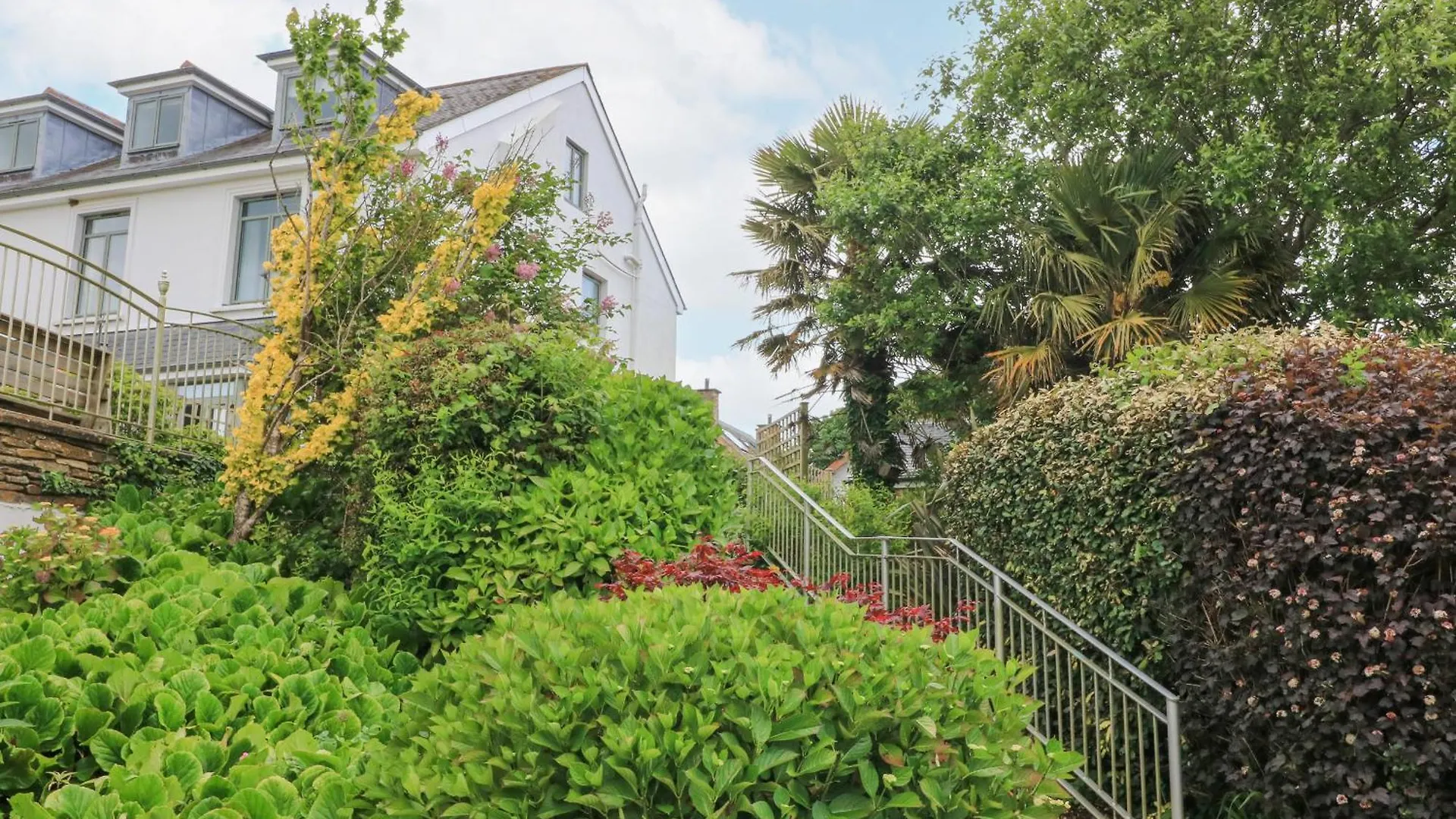 4 The Manor House Hillfield Village * Dartmouth