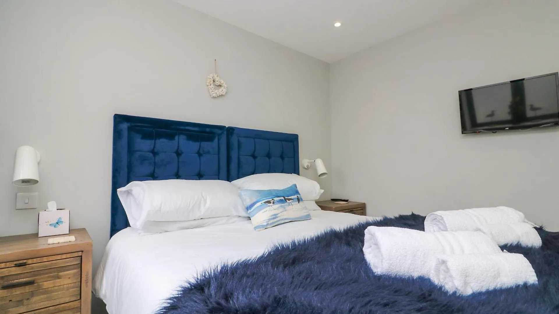 Apartment 2 De Courcey House *