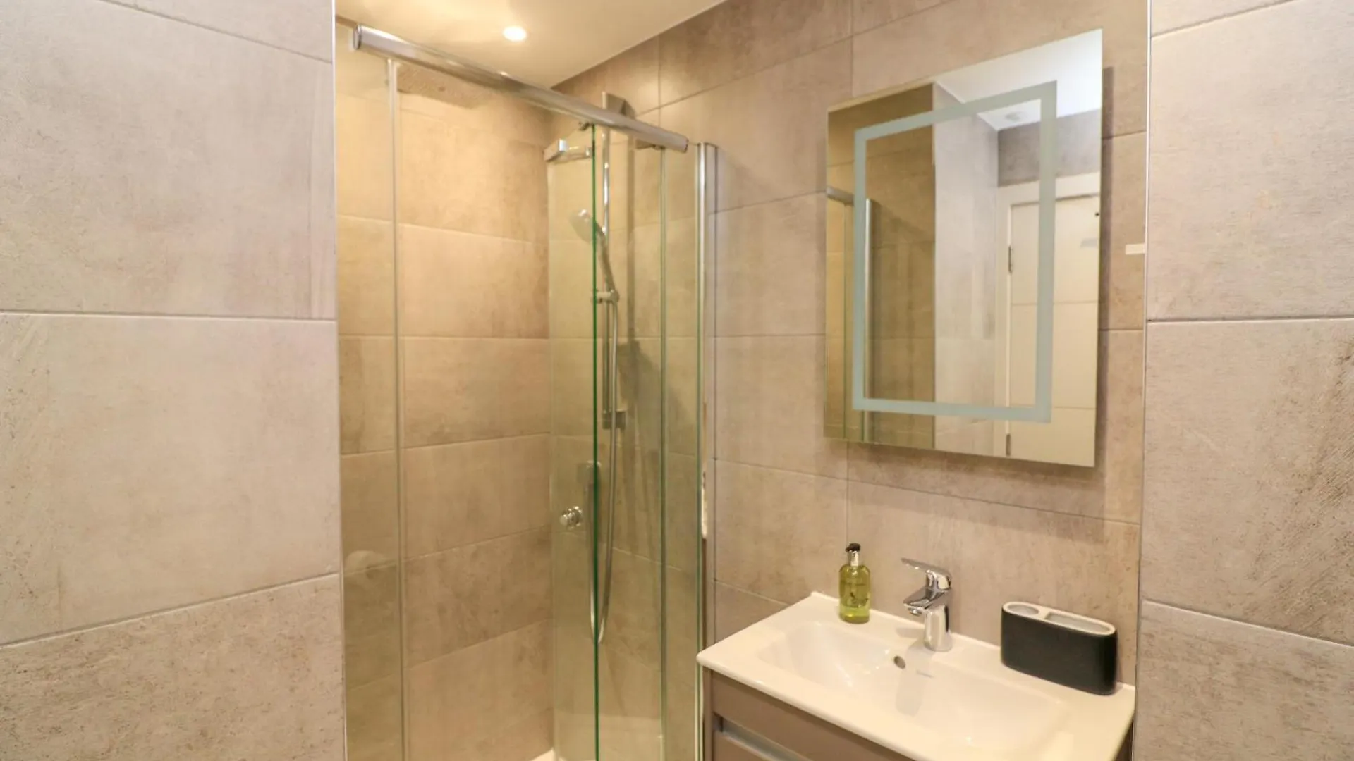 Apartment 2 De Courcey House