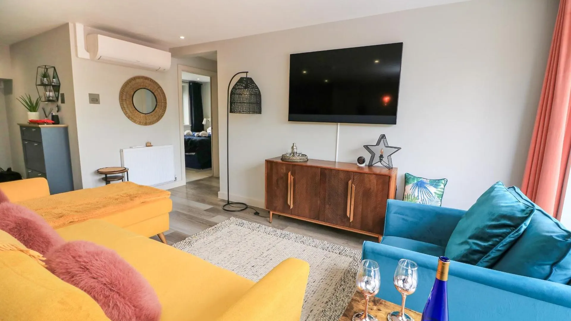 Apartment 2 De Courcey House *