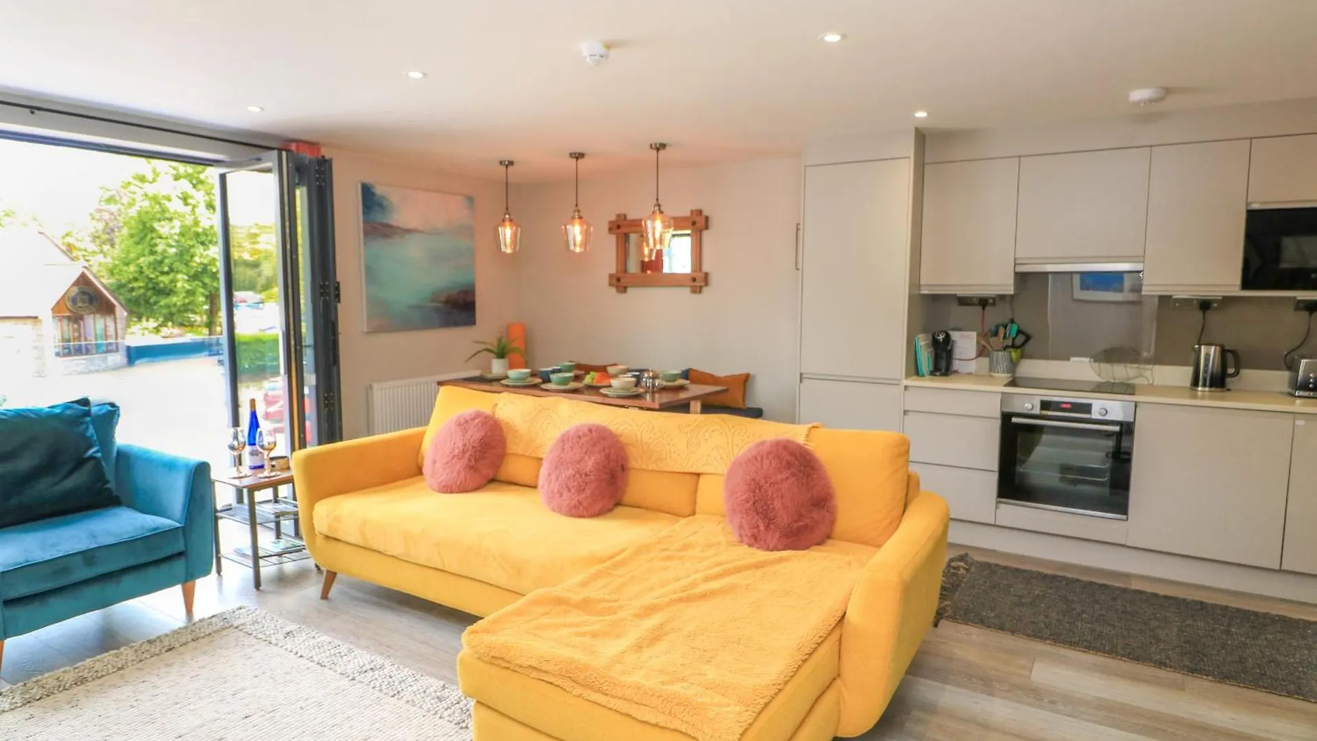 Apartment 2 De Courcey House