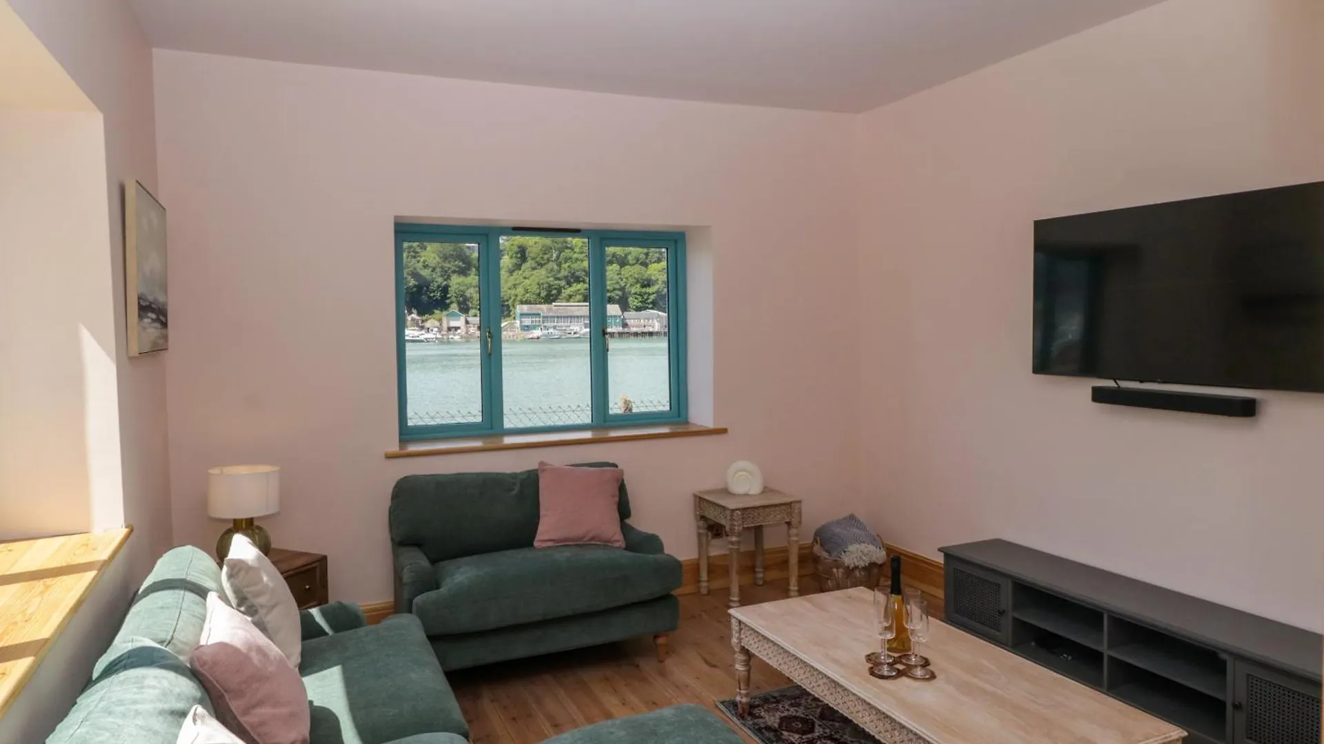 Britannia Crossings Holiday home