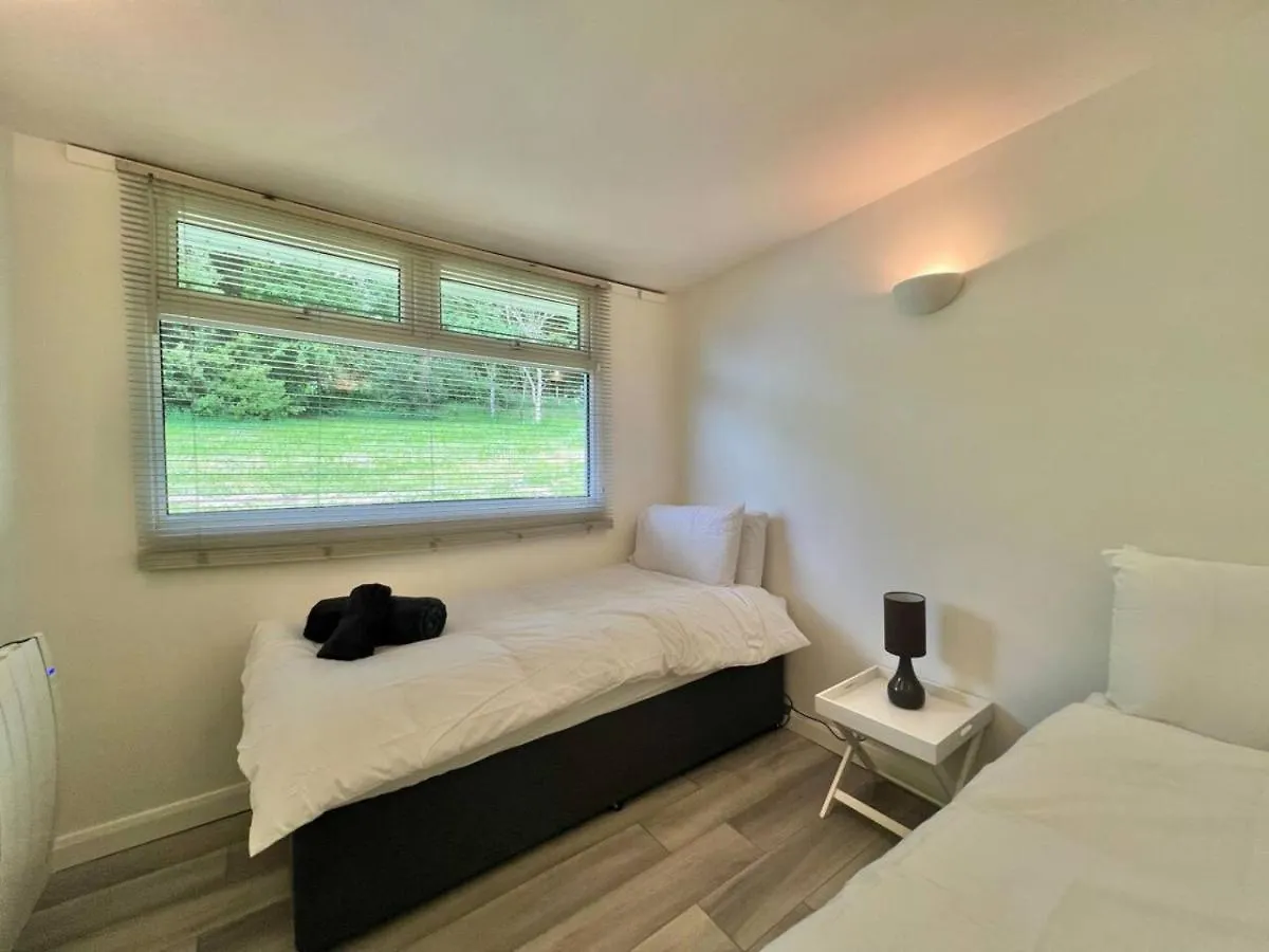 Spacious 2-bedroom With Amazing Sundeck Dartmouth