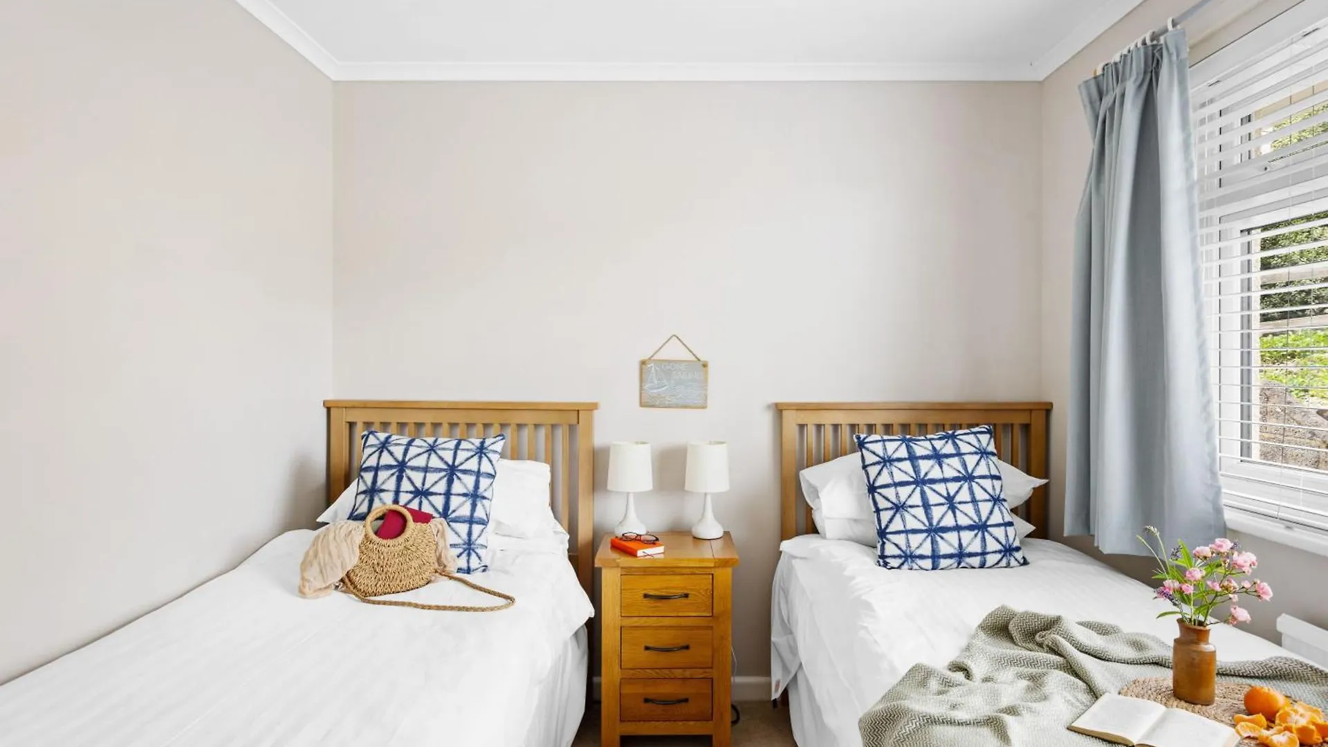 15 Churchfields - With Estuary Views And Parking Holiday home