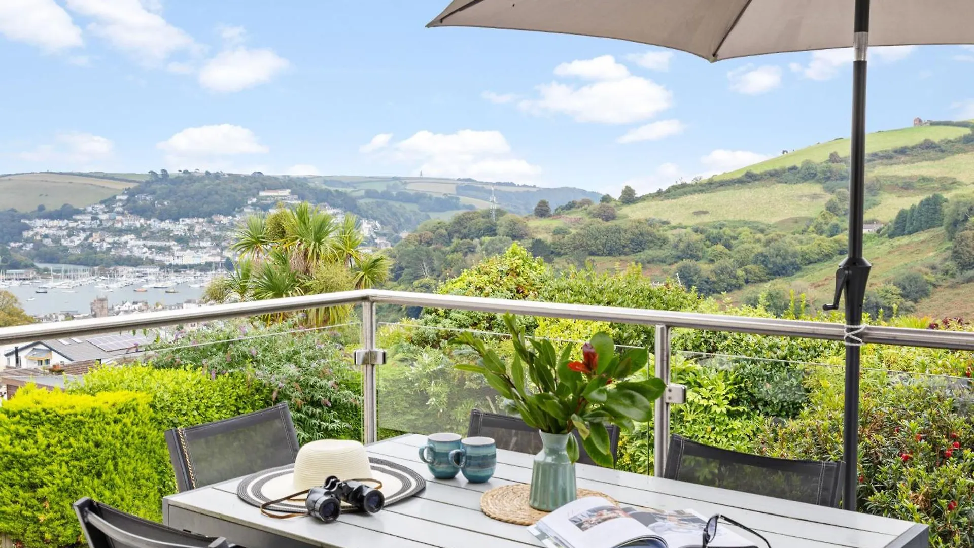 15 Churchfields - With Estuary Views And Parking Holiday home *