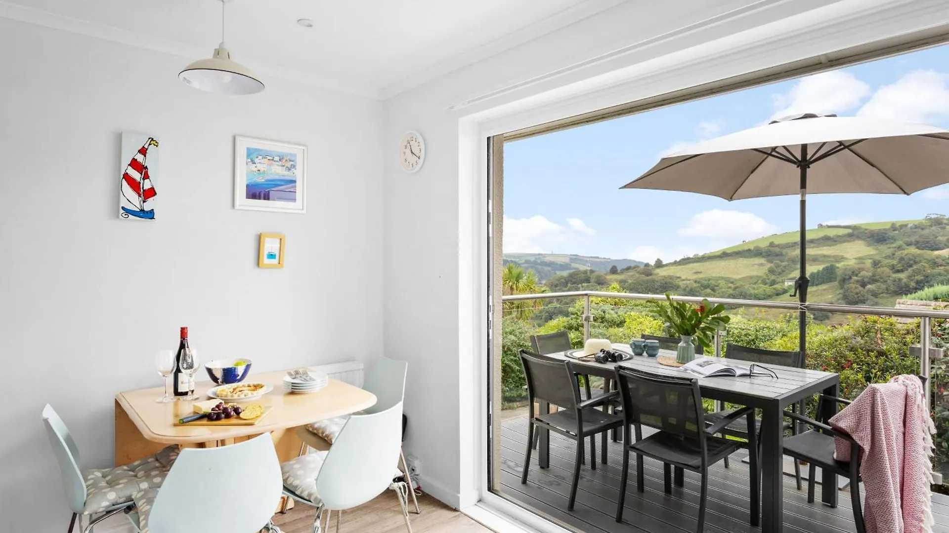 15 Churchfields - With Estuary Views And Parking *