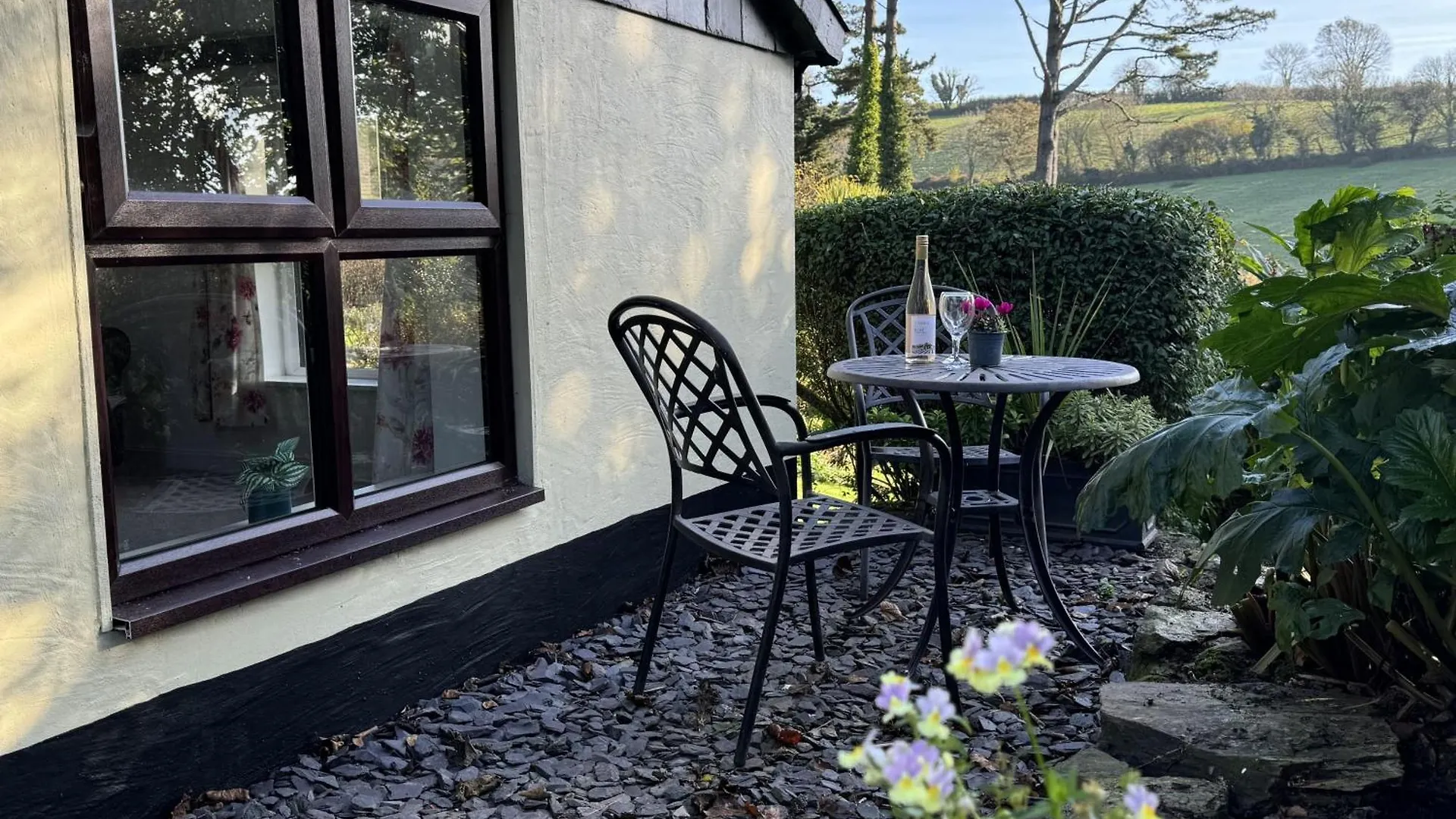 Greenswood - Cosy Cottage, Rural Location, Beautiful Landscaped Gardens With Pond And Dartmouth