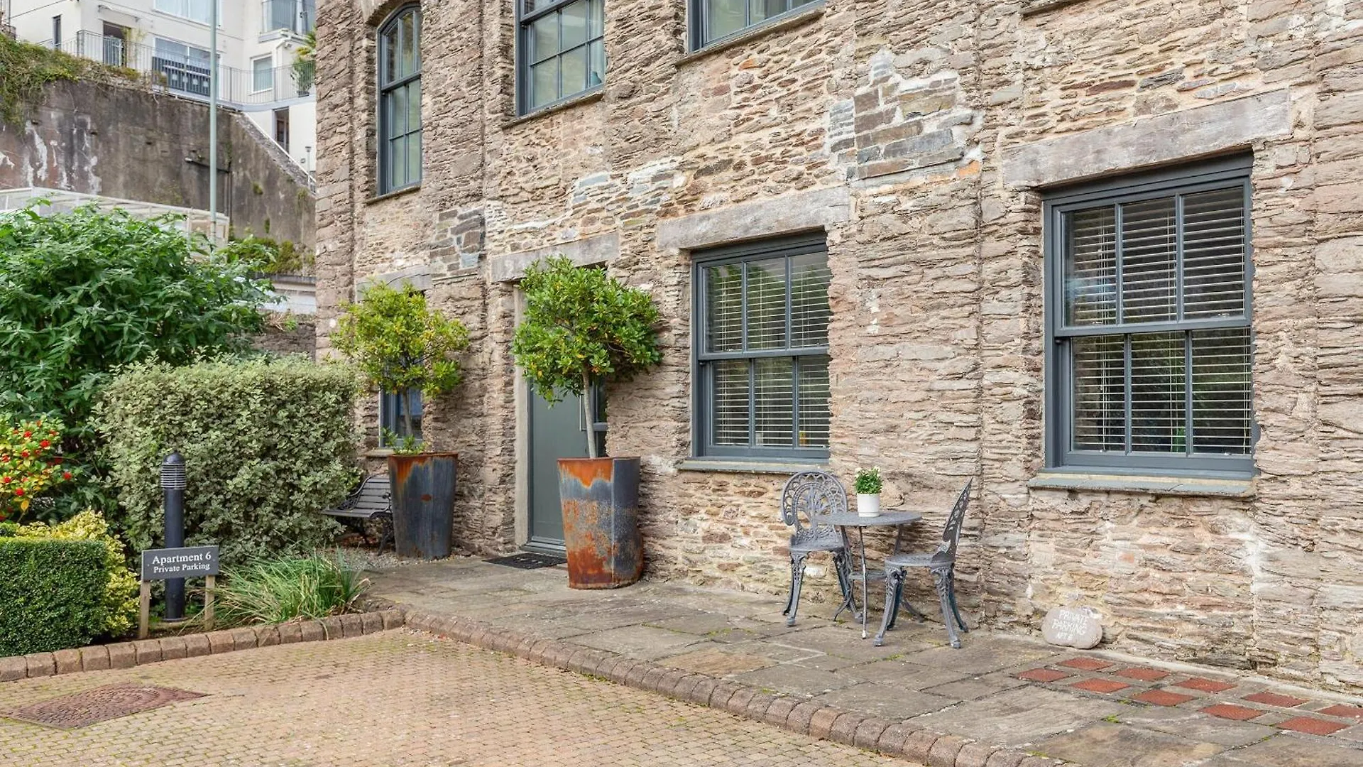 The Pottery Apartment Dartmouth