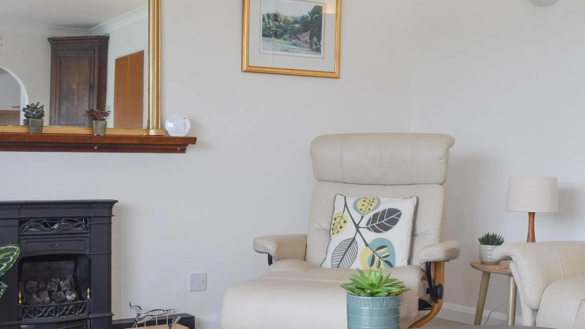 The Mews, Flat 2 *