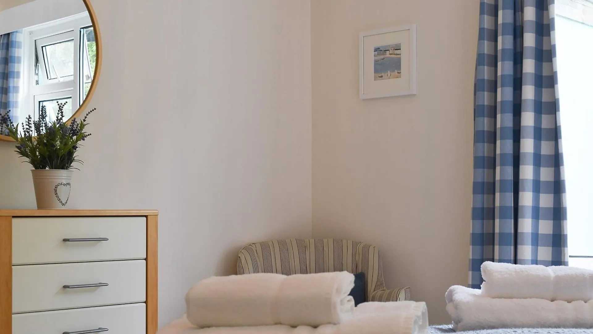 The Mews, Flat 2 * Dartmouth