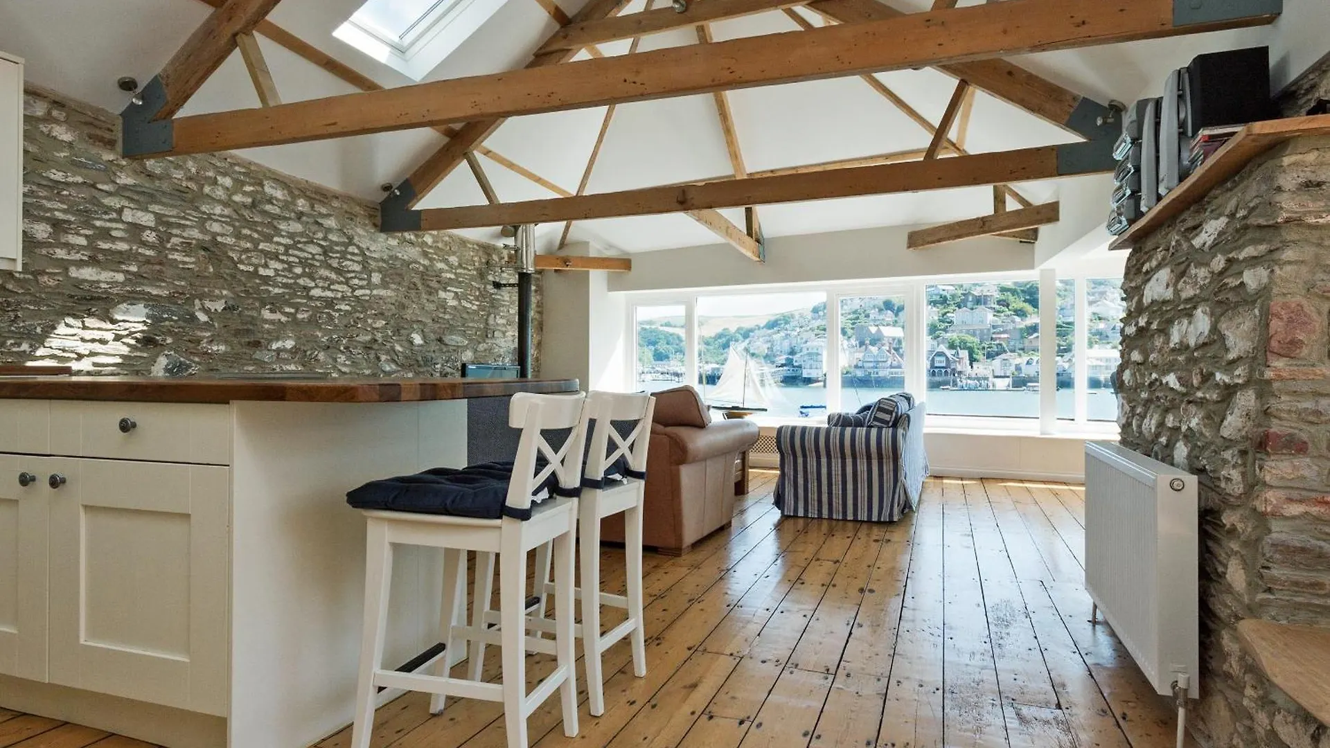 Beacon Boathouse * Dartmouth