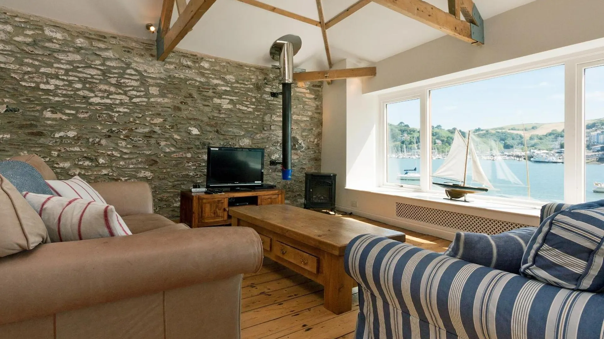 Holiday home Beacon Boathouse