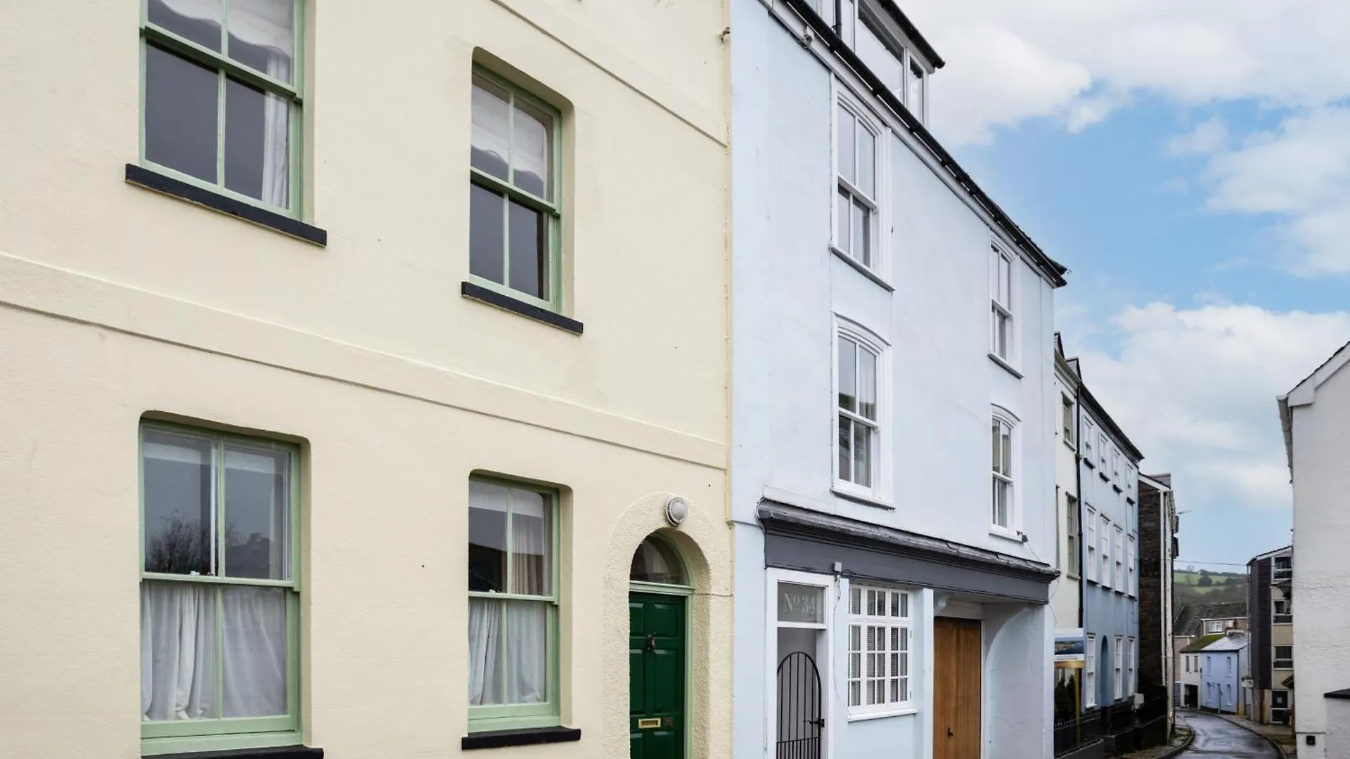 34a Clarence Street * Dartmouth