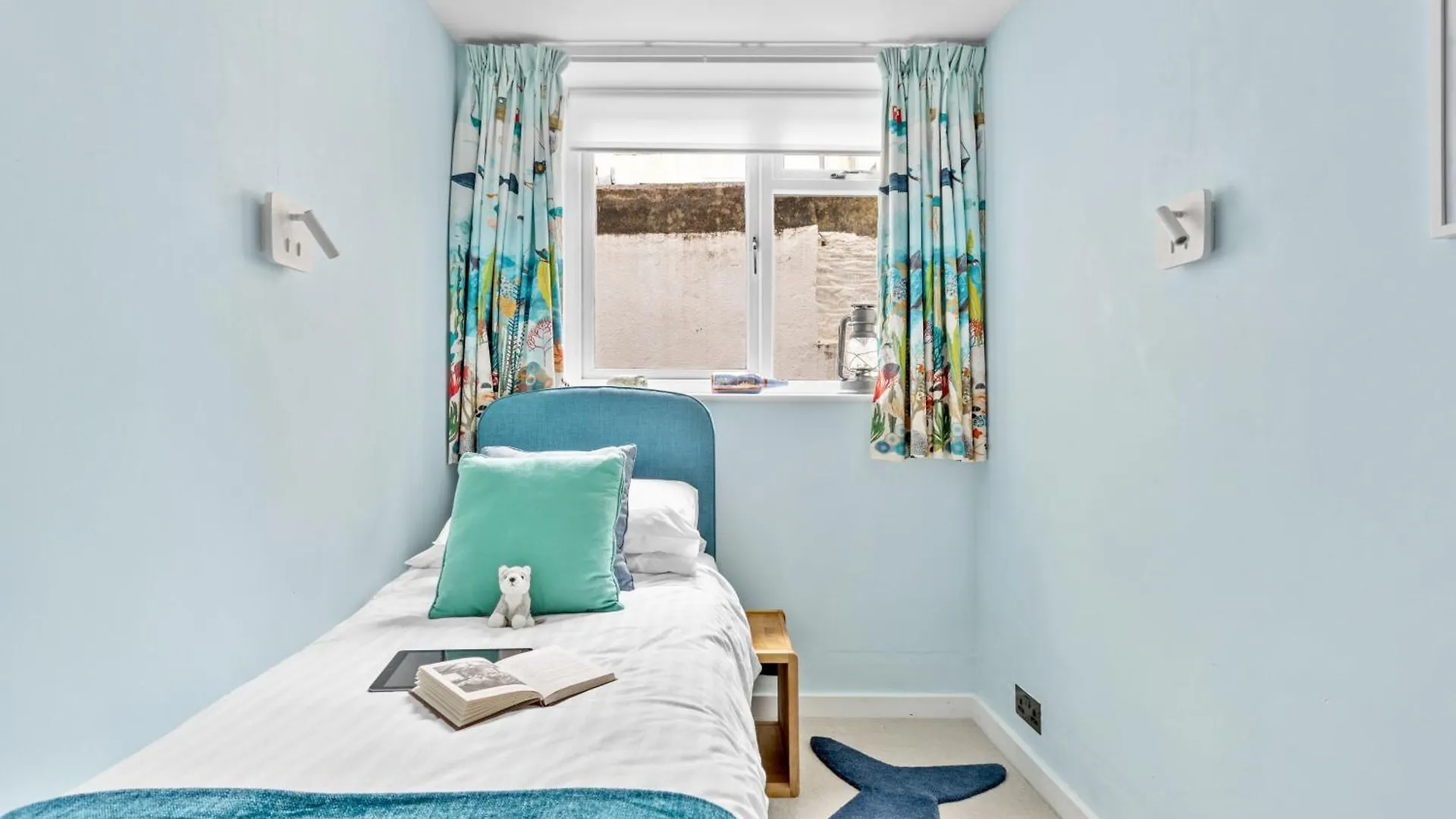 34a Clarence Street * Dartmouth